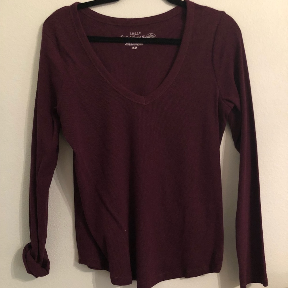 maroon long sleeve v neck